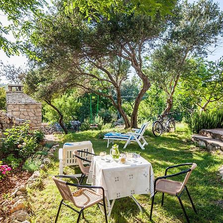 Nice Apartment In Vinjerac With Kitchen エクステリア 写真