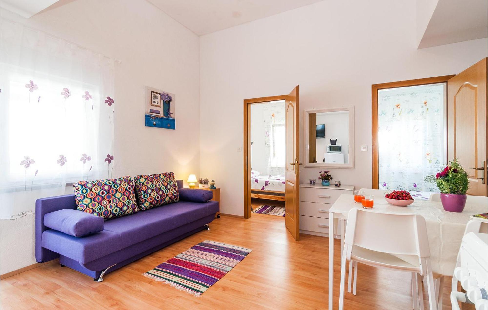 Nice Apartment In Vinjerac With Kitchen エクステリア 写真